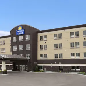 Days & By Wyndham Airport Manitoba Hotel
